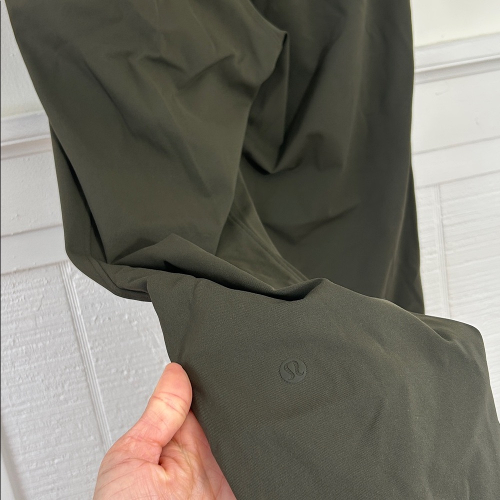 Lululemon On the Fly Dark Green Straight Leg Activewear Pants size 6 - Picture 4 of 8